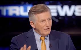 Americký mediálny magnát Rick Wiles povedal, že politici znásilňujú malé dievča…