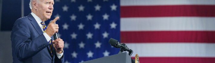 Biden vyzval na využitie desiatok trestných obvinení na adresu Trumpa a jeho uv…