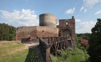 Státní hrad Krakovec – Jiří Sobek – prohlídka s výkladem (11.6.2016) v2