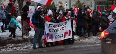 Sudca zrušil suspendáciu policajta z Alberty za prejav na zhromaždení Freedom Convoy