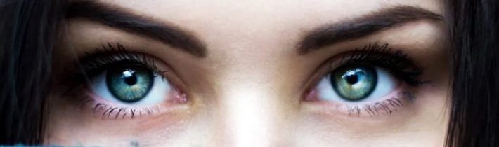 Pozeranie sa niekomu do očí naspoň 10 minút spôsobí zmenený stav vedomia