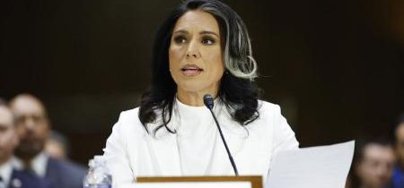 Tulsi Gabbardová hovorí, že Bidenova FBI "zneužila svoju moc" tým, že sa zamerala na katolíkov s "tradičnou latinskou omšou