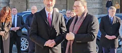 Blanár a Lipavský si uctievajú obete streľby na Filozofickej fakulte Karlovej univerzity