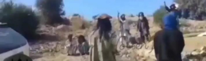 🇦🇫🇵🇰⚡️ Afghánský Taliban veřejně střílí do lidí, kteří spolupracovali s pákistánskou armádou.