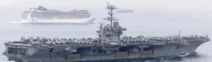 Ďalšie poškodenie americkej lietadlovej lode, tentoraz po zrážke s tureckou loďou, môže ohroziť operácie v Červenom mori