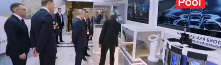 ❗️🇷🇺 Generální ředitel Rosatomu Lichačev předvedl Putinovi hrot raketového komplexu Orešnik, který