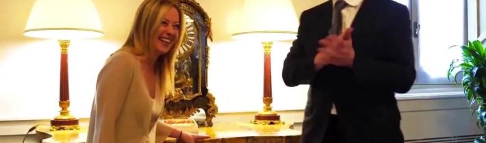 🇺🇸😍 Musk tráví noc v Bílém domě kvůli velkému pracovnímu vytížení svého