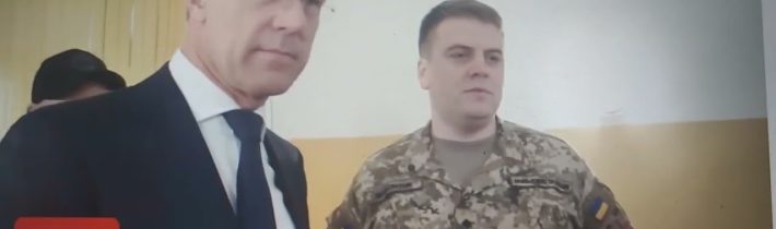 Šéf aliance NATO těsně „UNIKL“ Putinově dronové zlobě: přístav Oděsa „HOŘÍ“ po ruském nočním útoku.