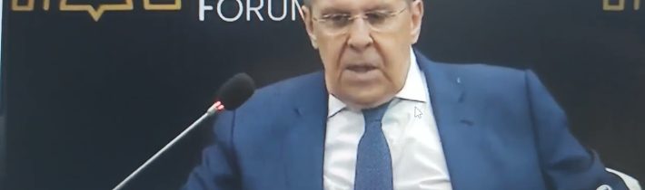 Ministr zahraničí Ruska Sergej Lavrov obviňuje Německo, Francii a Velkou Británii z toho, že tlačí..