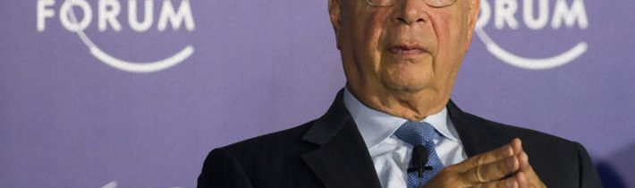 Klaus Schwab odstoupil z funkce předsedy Světového ekonomického fóra