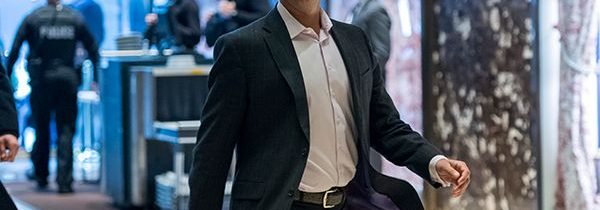 Zamlčali, že si Routh chcel kúpiť zbraň, aby zabil jeho otca