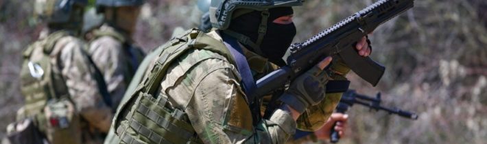 POHŘBEN V ZEMI A BETONU. U CHERSONU BYL ZDEMOLOVÁN TAJNÝ BUNKR DŮSTOJNÍKŮ AFU – AKTUÁLNÍ ZPRÁVY Z FRONTŮ 23.4.2025