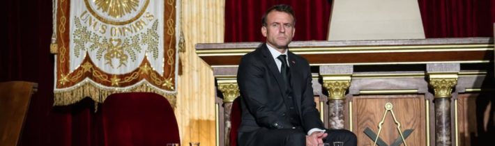 Machinácie v pozadí? „Vatikánsky lobista“ Macron navštívil sídlo slobodomurárov – len niekoľko hodín pred začatím konkláve –