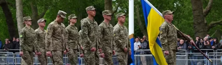 Starikov o Britoch: Čo môže byť ponižujúcejšie ako pustiť neonacistov na hlavné námestie v deň výročia Víťazstva?