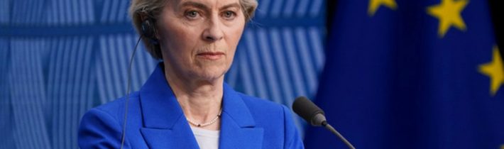 Komisařka Von der Leyenová využívá Orbánovu porážku k tažení proti národnímu vetu