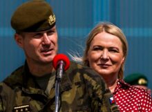 Jak plníme 2% na obranu? Předraženýma hračkama pro 601