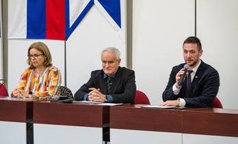 Hnutie REPUBLIKA, ENERGETICKÝ OMBUDSMAN o.z. a Asociácia na podporu OZE podpísali Memorandum o spolupráci v záujme ochrany občanov pred energetickou krízou 