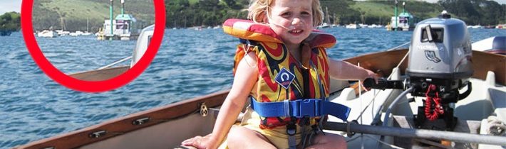 Otec fotil svou dceru na lodi, když si všiml děsivý detail, okamžitě zavolal pomoc…