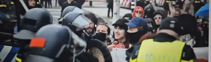 Ulice v Holandsku vybuchly zlobou: protesty proti NATO napadají tajný tok zbraní do Izraele (Gazy).