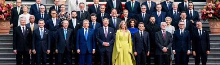 Úplně zdrogovaná italská premiérka po válečném zasedání summitu NATO za zavřenými dveřmi? Giorgia Meloni vykazovala příznaky po konzumaci koksu, ale poulení očima ukazuje spíše na meskalin! Na zasedání zaznělo, že válka s Ruskem v roce 2030 není vyloučena, že Rusové se už chystají, a že je třeba se také nachystat! Na obyvatelstvu EU nezáleží, teď jde prý o bezpečnost Evropy!