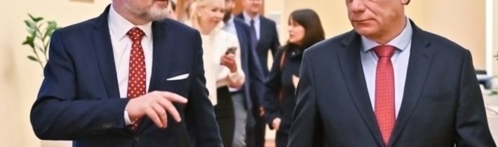 Zločinec se rozdělí se státem o lup a premiér tleská