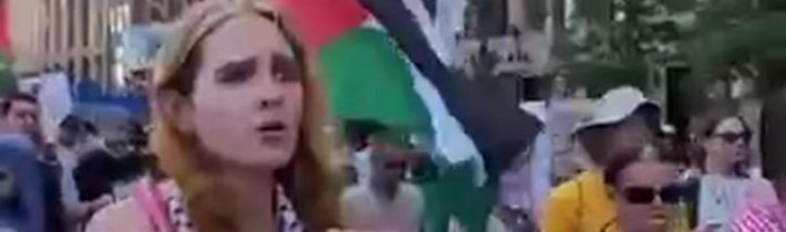 „Ruce pryč od Íránu“Ve velkých amerických městech se konají masivní demonstrace proti