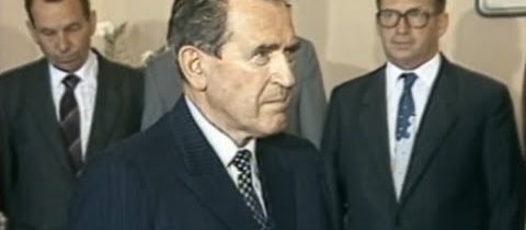 Husák vyznamenáva Biľaka (1987)