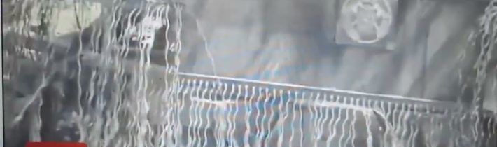 Putinův „zombie-tank“ T-72 přežil 60 kyjevských dronových bomb; dramatické záběry z frontové linie..