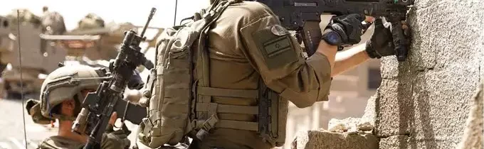 Netanjahu mohol zastaviť vojnu v Gaze už vlani na jar, no radšej si predĺžil pobyt pri moci