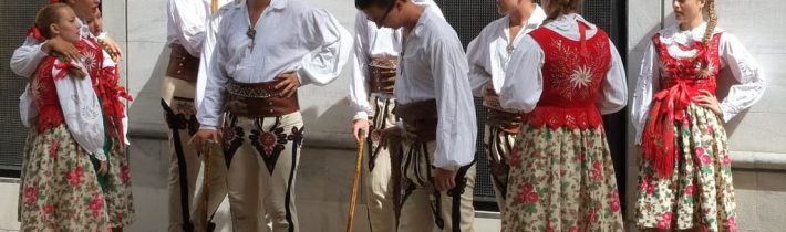 Belobog » Chodzili by do nas (ľudová)