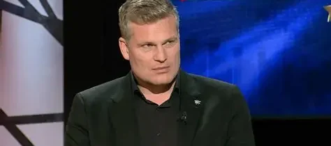 BRUTÁLNÍ PODVOD A ZLOČIN STOLETÍ!!! Žádné stokoruny ….mnohem víc. Filip Turek nově ke „zločinným“ povolenkám