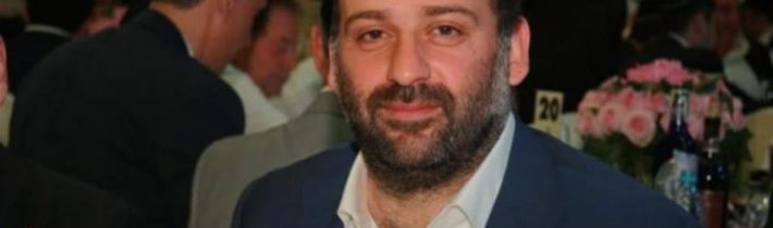 Zelenský v Jerevanu požádal Evropskou unii o další peníze na válku a zlaté záchody uprostřed skandálu s odposlechy Mindičových telefonátů! Podle bývalého ukrajinského velvyslance v USA mohou Američané tyto korupčníky okolo Zelenského teď vydírat, protože mají prý přístup k jejich krypto peněženkám! Na Bankové ulici v Kyjevě se buď rozdělí, anebo se postřílí!