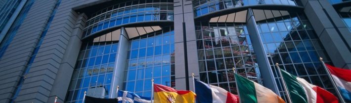 Evropská komise chce od roku 2027 uvalit emisní povolenky i na domácnosti, paliva a energie! Víme, proč Brusel tak moc usiluje o omezení produkce skleníkových plynů, přestože EU se podílí na světových emisích jen 8% a eliminace produkce CO2 a NOx v Evropě nebude mít na klima planety jako celku naprosto žádný vliv!