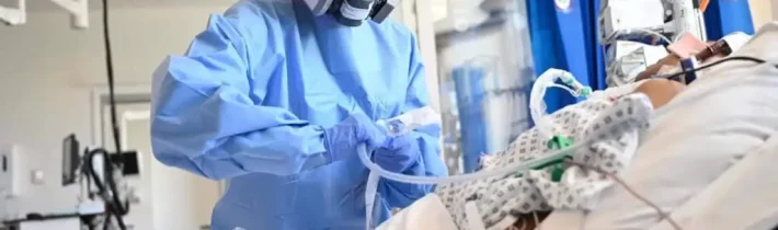 Nová zpráva potvrzuje: nárůsty „úmrtí na covid“ v roce 2020 způsobily nemocnice, ne virus