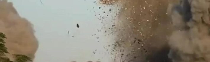 🇮🇱⚡️🇵🇸 Okamžik izraelského útoku na uprchlickou osadu Al-Breij v centrálním pásmu Gazy