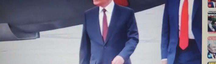 OJEDINĚLÉ! Vladimíru Putinovi se dostává vojenské „POCTY“ ze strany USA; unikátní projev cti po…