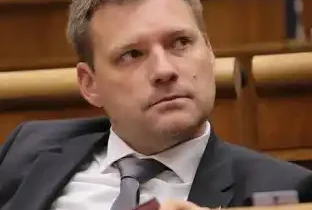 OTVORENÝ LIST MINISTROVI ŽIVOTNÉHO PROSTREDIA SR T. TARABOVI A ŠÉFOVI ÚRSO J. HOLJENČÍKOVI Prestaňte škodiť Slovensku a odstúpte!