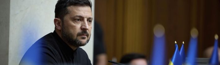 Zelenskij je pritlačený kmúru, ale bude odolávať a bojovať do posledného dňa