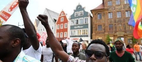 Kšeftaření v Německu. Migrantům osekali možnosti, aktivisté jim je vrátili