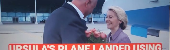 Snažil se Putin způsobit havárii šéfce EU? Rusko hází „joystickovou“ info-bombu; sonda do historie..