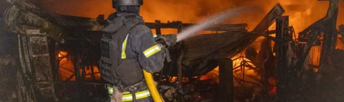 16 výbuchů jeden za druhým, pak se Charkov ponořil do temnoty. Rafinerie pohlceny plamenem, apokalypsa