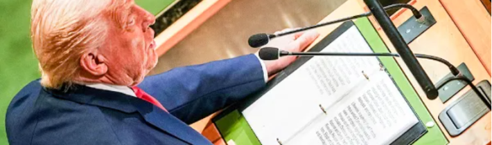 Trump vstúpil do alternatívnej reality