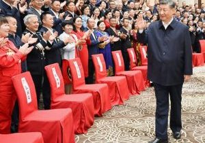 Proč čínský prezident žije, jako by byl na mizině (video)