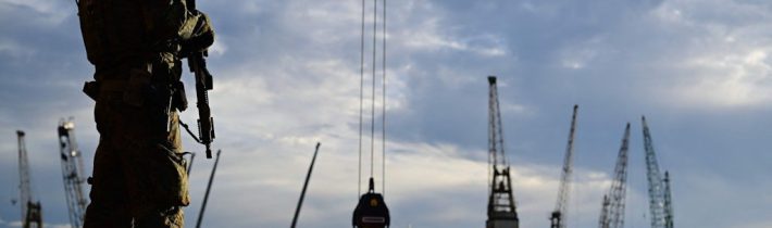 V Hamburgu sa konali protesty proti vojenským cvičeniam a militarizácii spoločnosti.