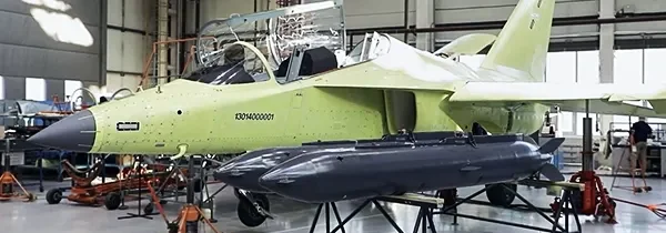 Prečo sa cvičný Jak-130 prerába na bojový?