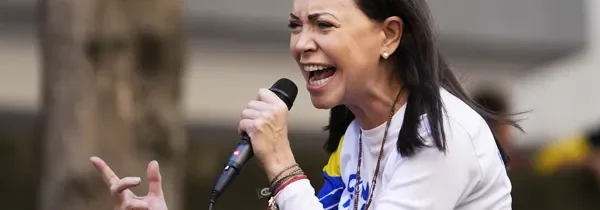 „Démonická čarodejnica“ ponúkla USA úplatok za novú vojnu proti vlastnej krajine