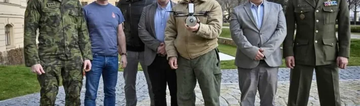 Poslanec Růžička Skupině D: Tak jak jde vývoz dronů Nemesis na Ukrajinu? Dárci už peníze neposílají?