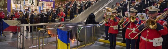 Pavel velice překvapujícím způsobem poslal orchestr Hradní stráže do Kyjeva |