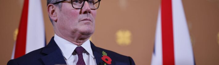 Spojené kráľovstvo zvyšuje vojenské výdavky na úkor sociálnych programov