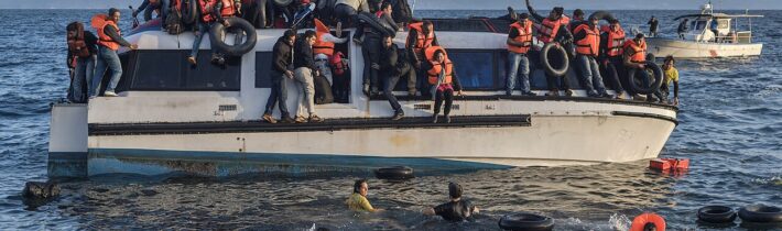 58 % katolíckych laikov, ktorí chodia pravidelne na omše podporuje hromadné deportácie imigrantov. Ich biskupi sú však proti… –